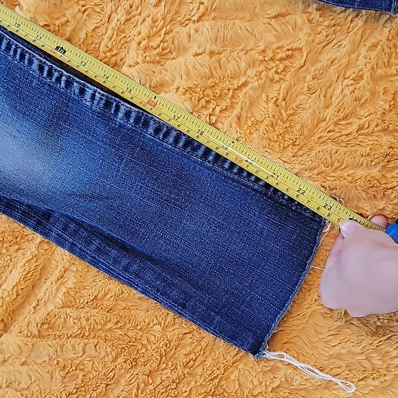 True Religion Cropped Jeans - Picture 6 of 8